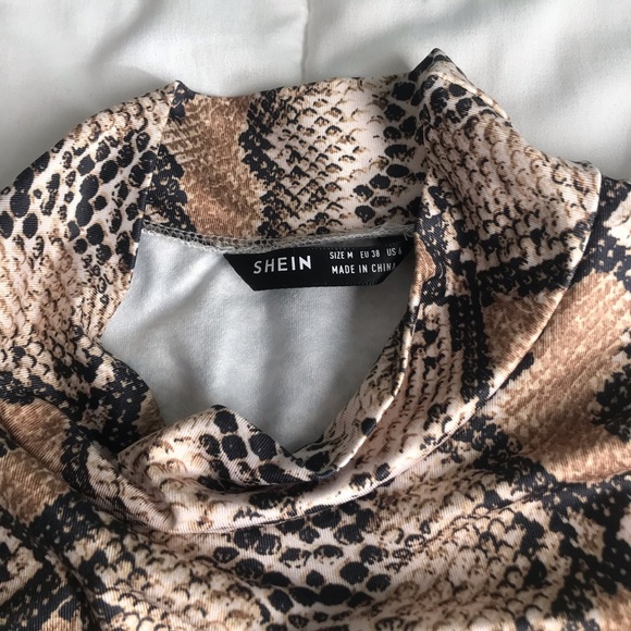 SHEIN Turtle Neck - Picture 7 of 8